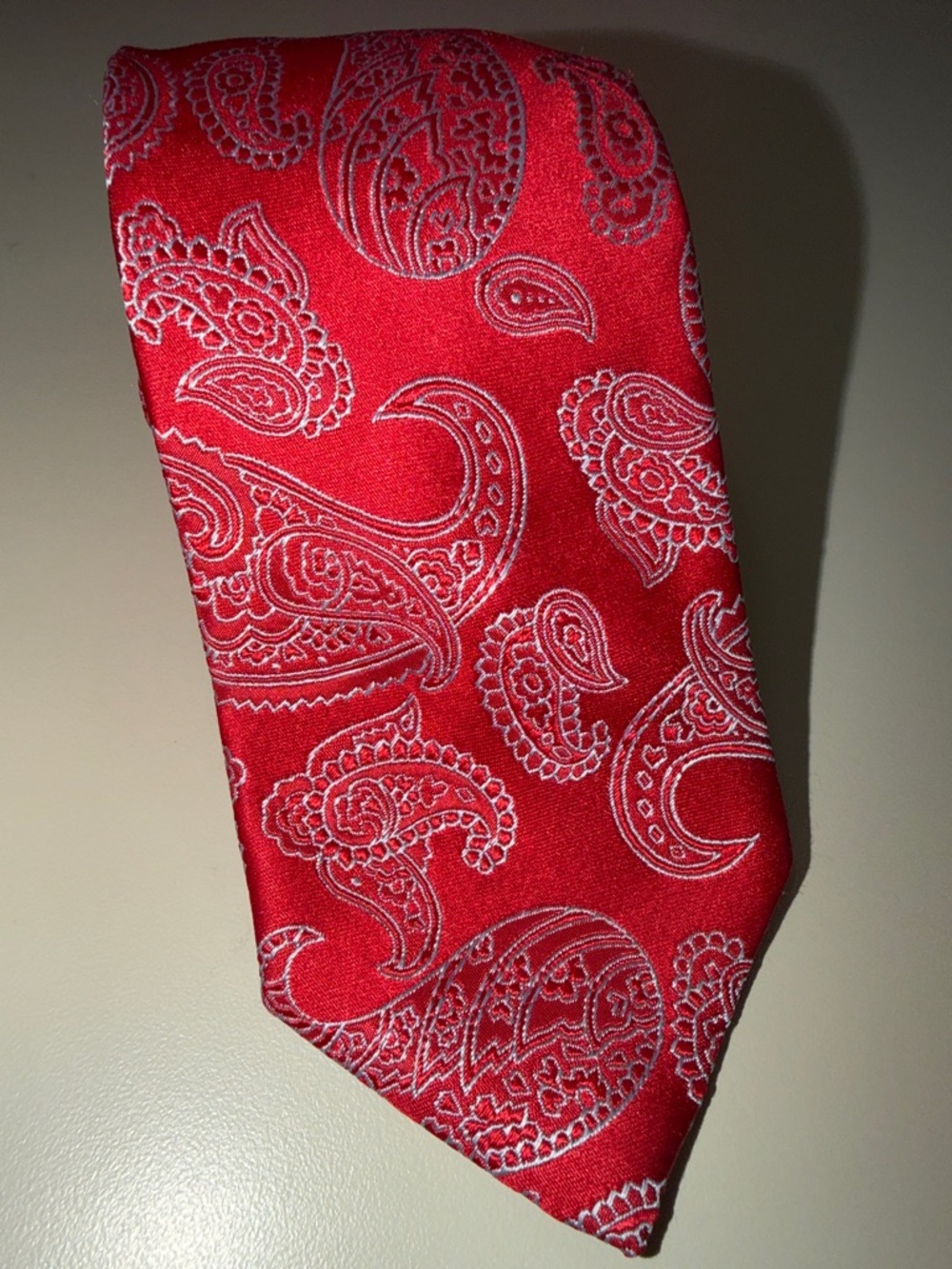 Hugo Boss Made in Italy Red Paisley Tie, 100% Silk, EUC - Picture 10 of 12